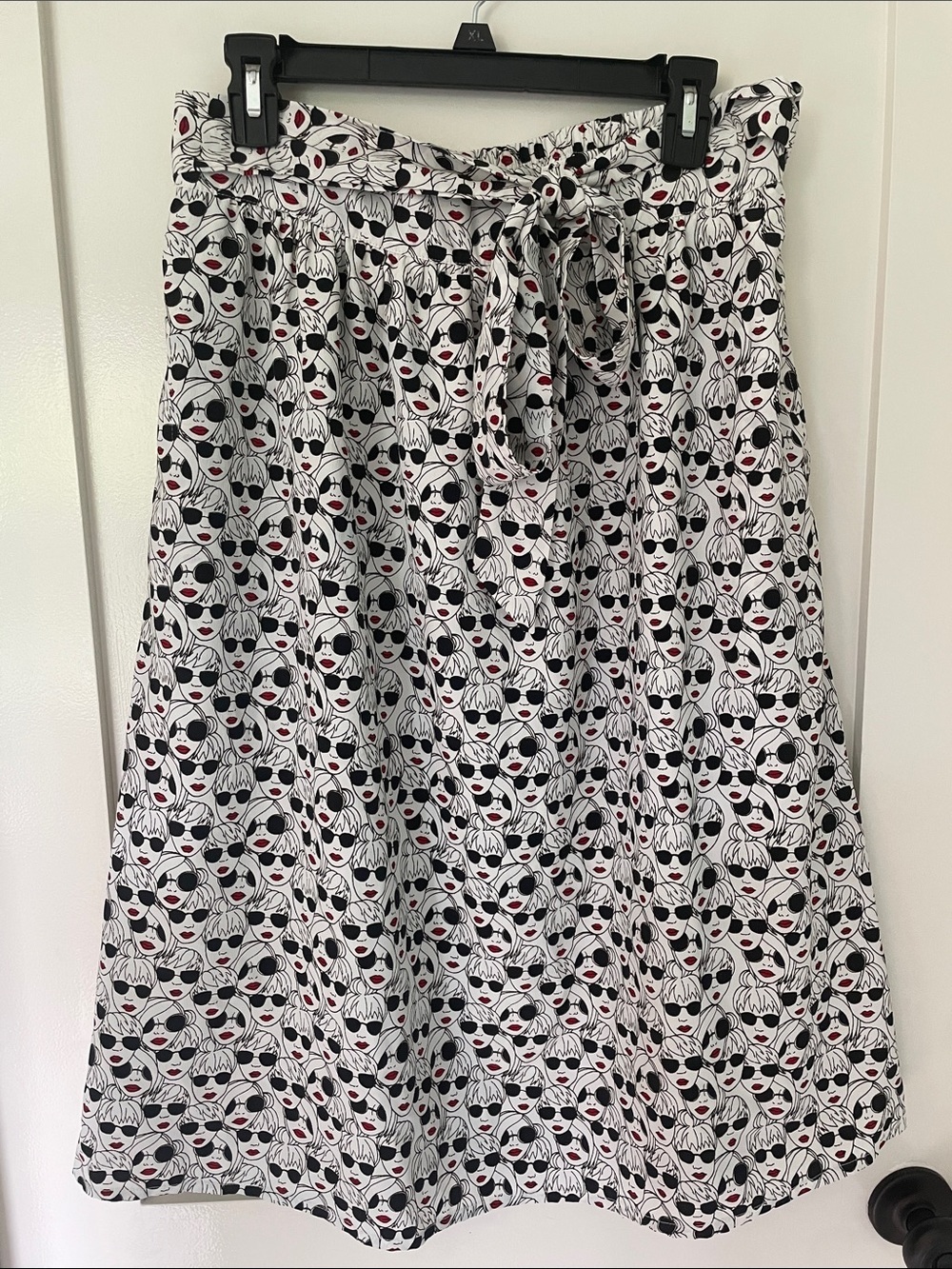 Anthropologie Porridge Getaway Faces Print Midi Skirt L Black White - Picture 3 of 9